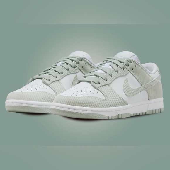 Nike Dunk Silver Corduroy Womens 6.5 STOCK X VERIFIED - Picture 1 of 9
